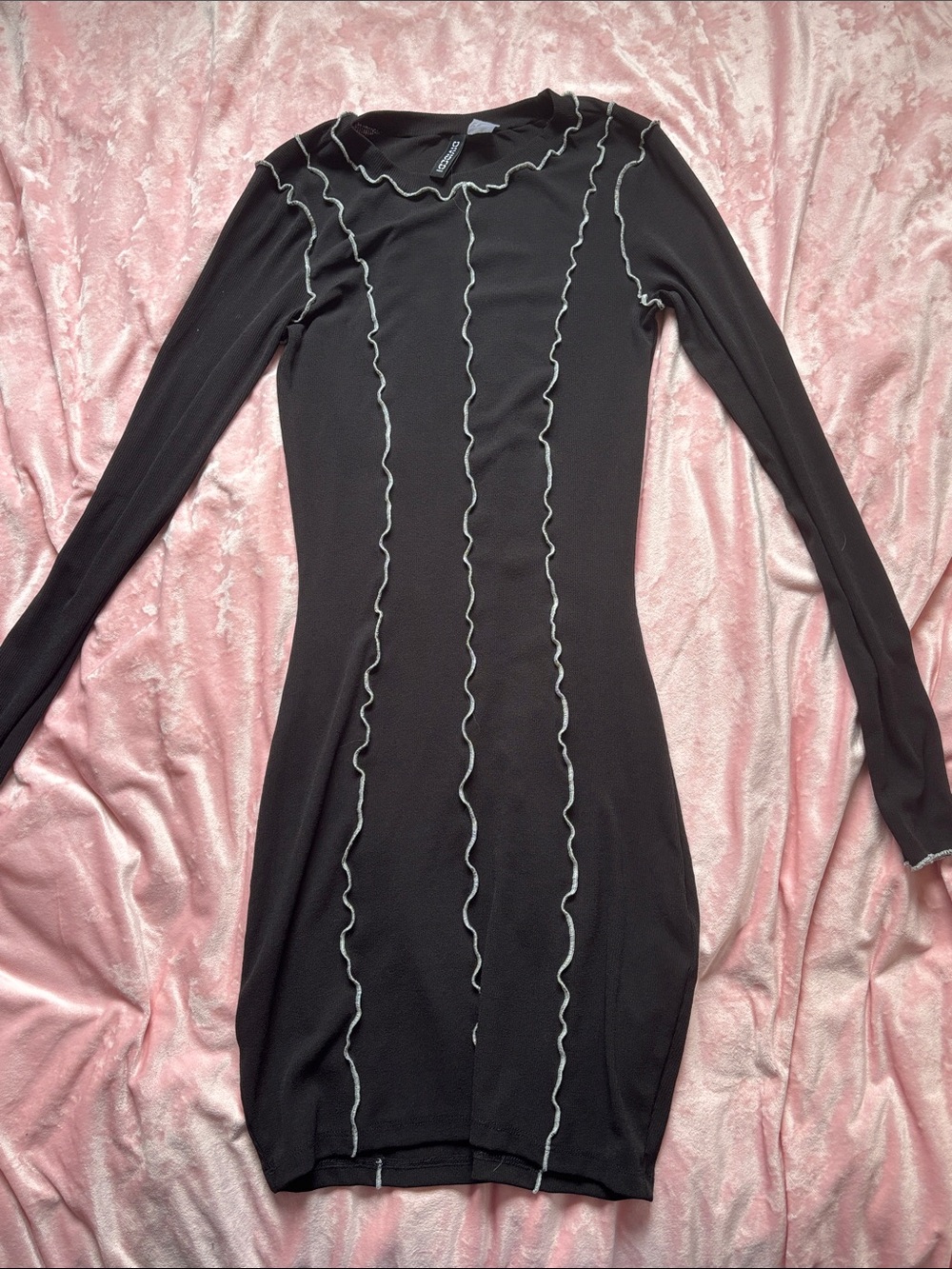 Black Long-Sleeve Bodycon Dress